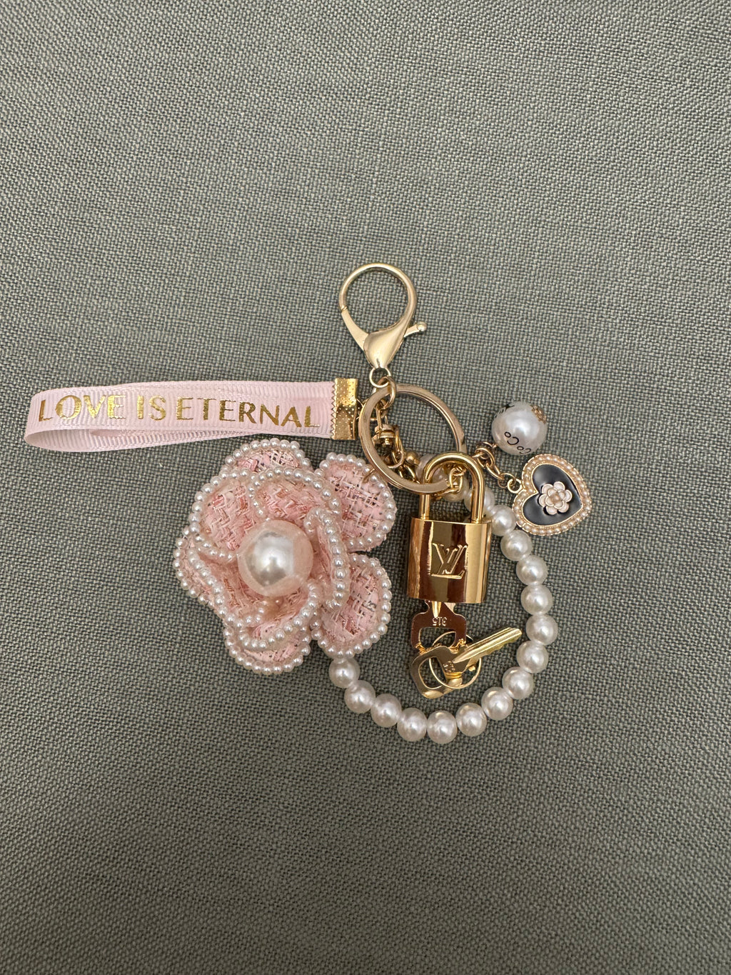 Pearl & Lock Bag Charm