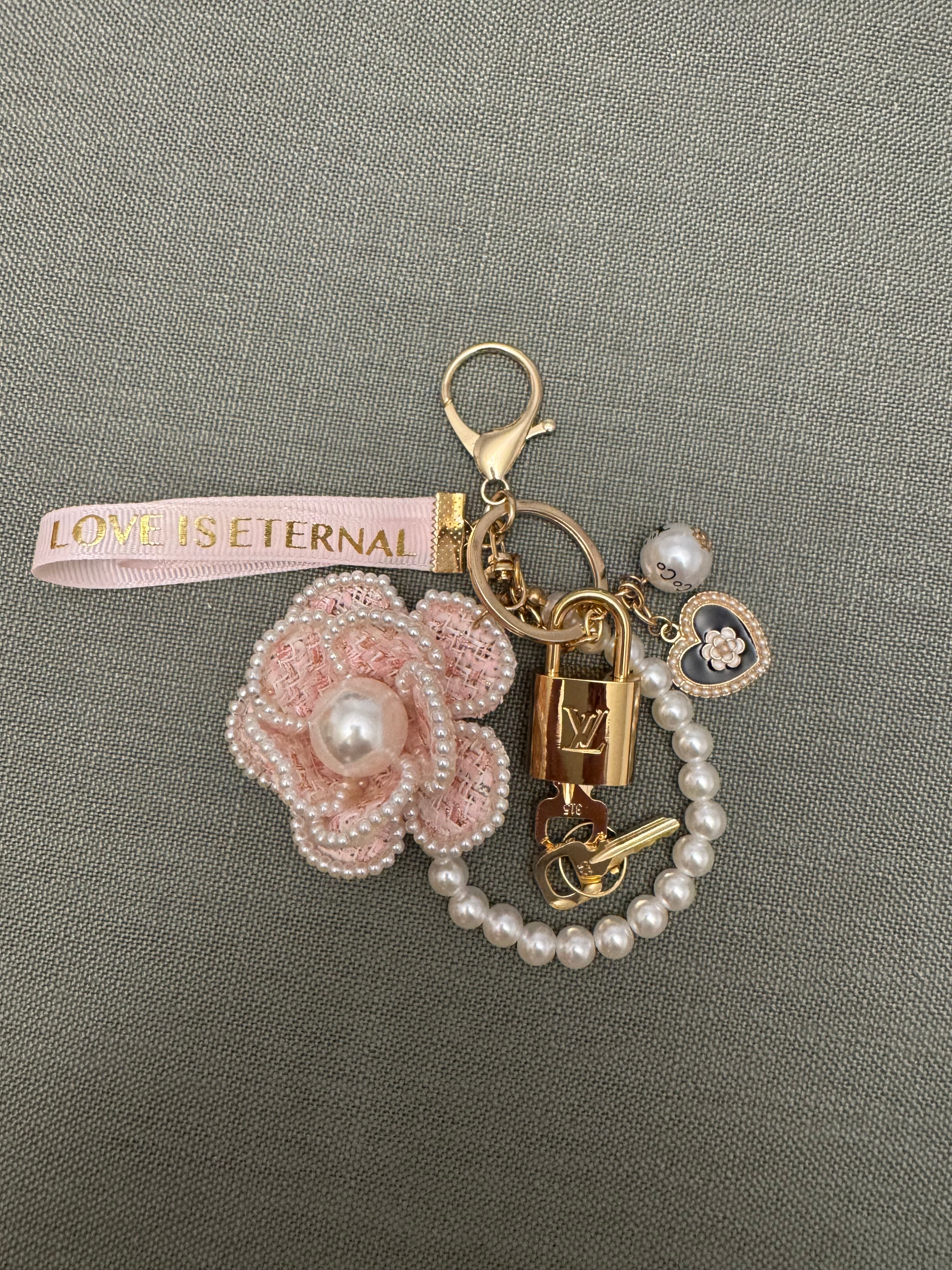 Pearl & Lock Bag Charm