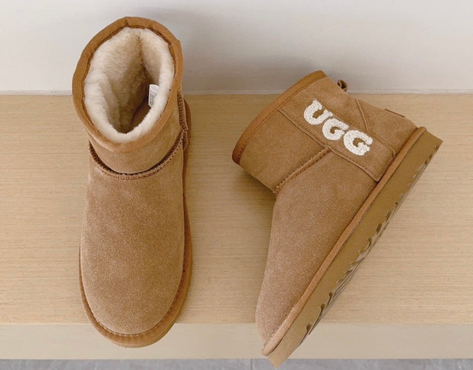 Ugg Mini Classic with Side Logo (Adult)