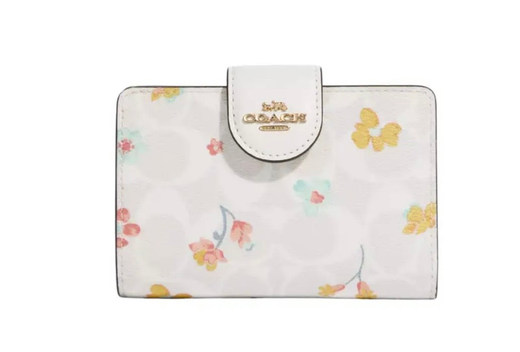 Classic Medium Signature Corner Zip Wallet