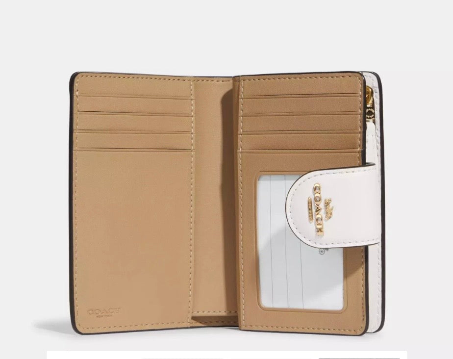 Classic Medium Signature Corner Zip Wallet