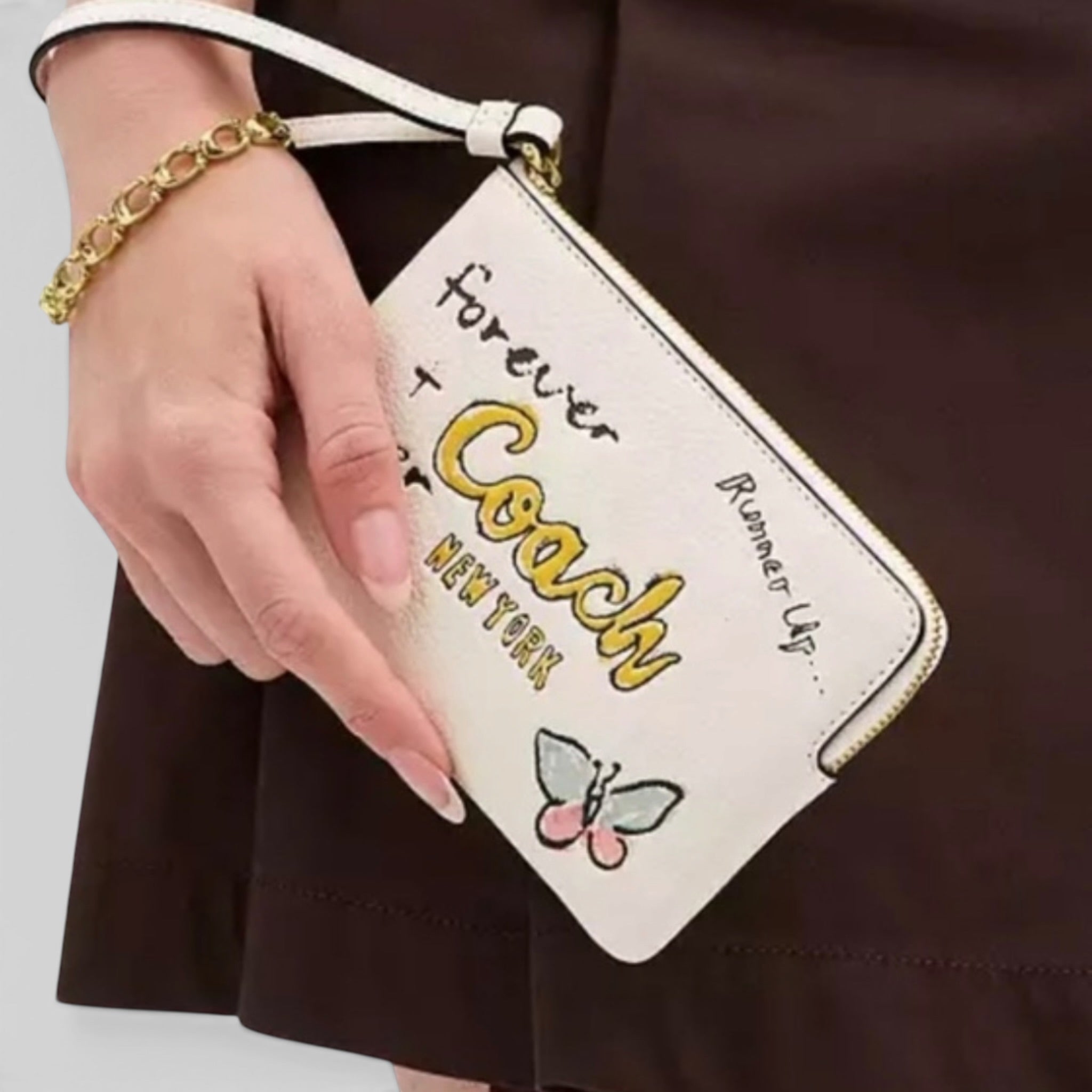 Sketch Print Corner Zip Wristlet