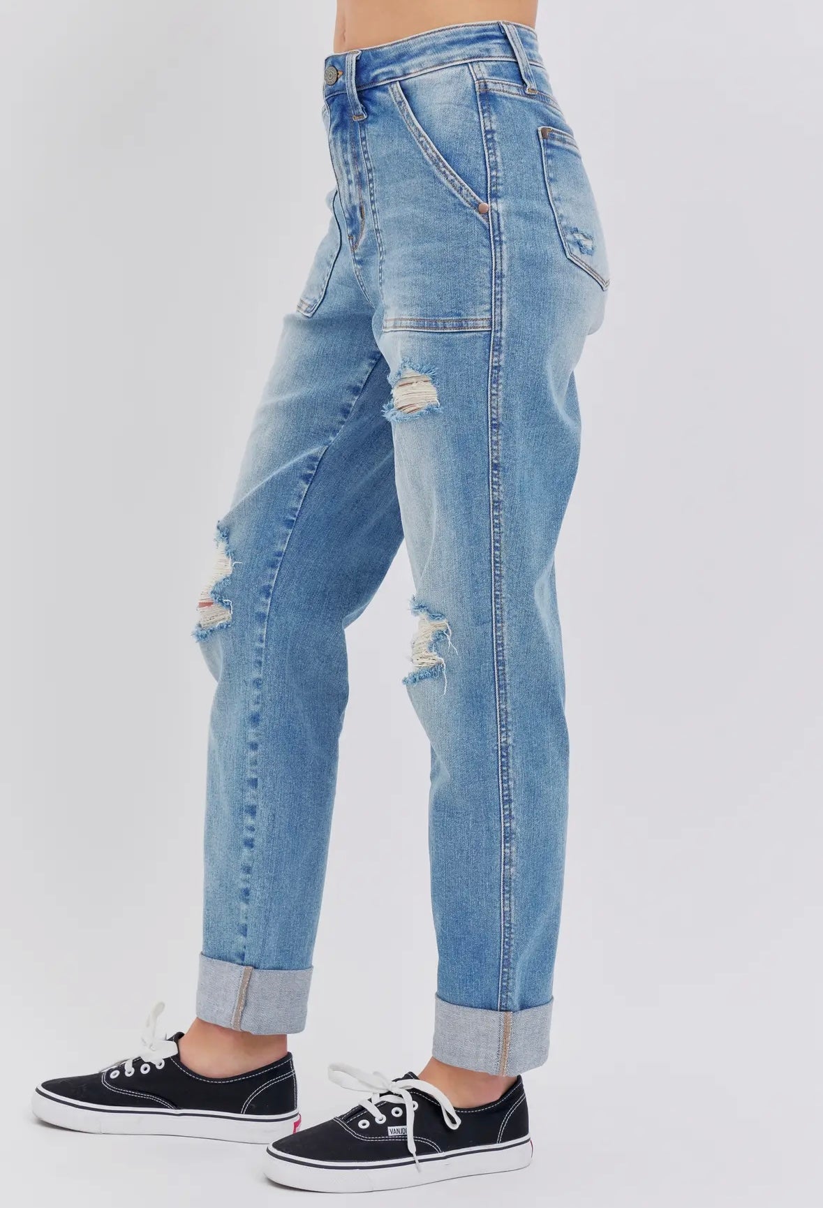 Judy Blue Distressed Boyfriend      JB88825REG