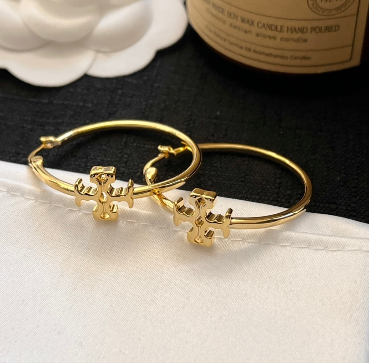 Eleanor Small Hoop Earrings