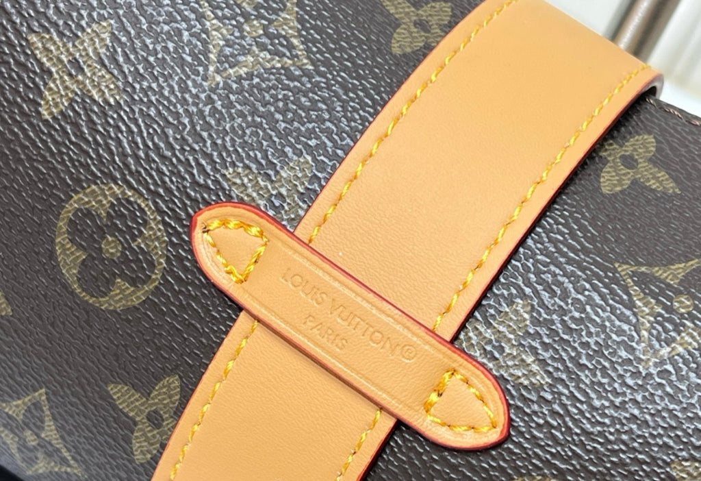 Pochette Mia Handbag