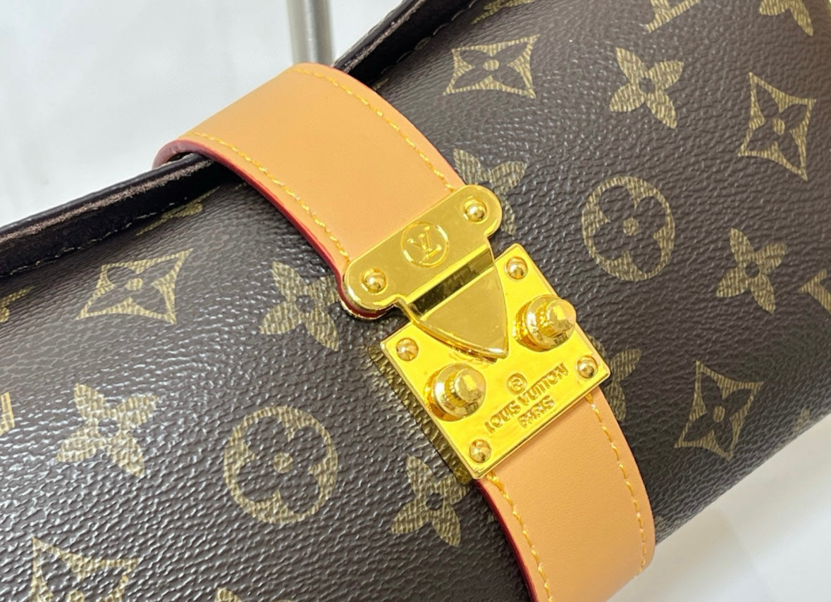 Pochette Mia Handbag