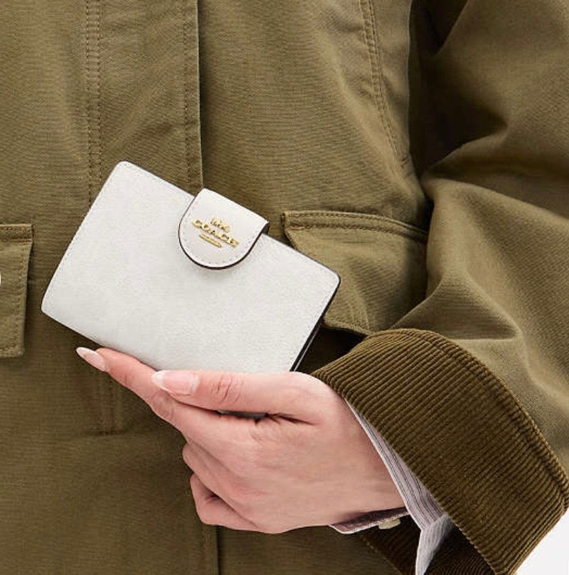 COACH Medium Corner Zip Wallet