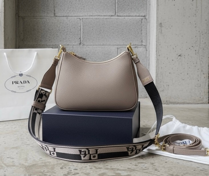 Vitello Daino Crossbody Bag